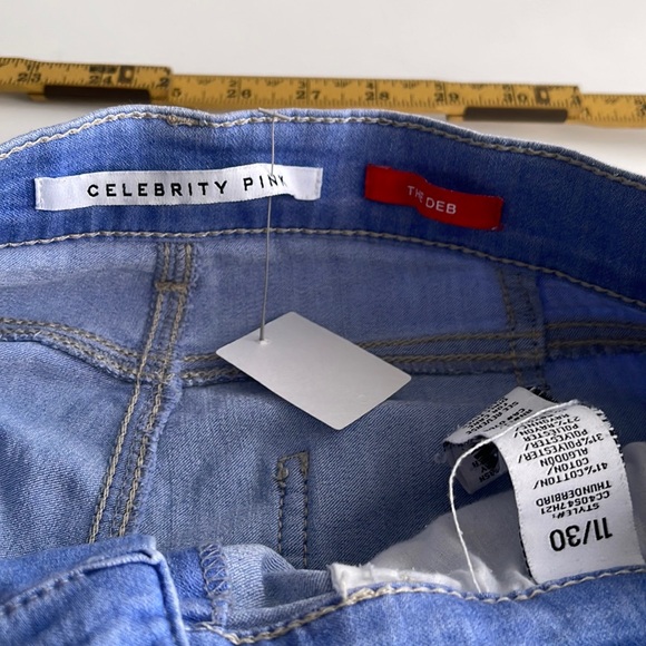 Celebrity pink, the Deb lightweight jeans, size 11/30 - Picture 2 of 3